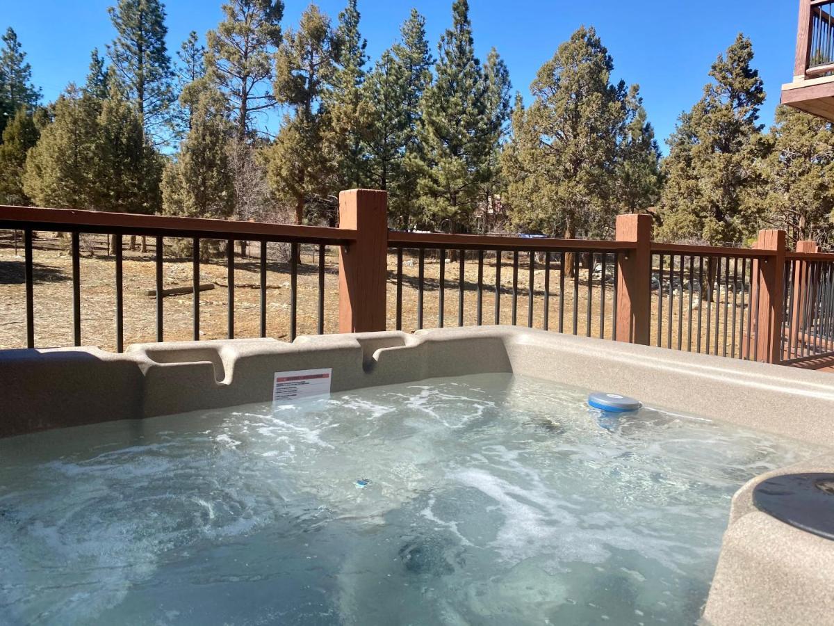 Meadowbrook Estates Ranch - Great Location, Great Lodge, Great Experience! Hot Tub And More! Big Bear City Εξωτερικό φωτογραφία